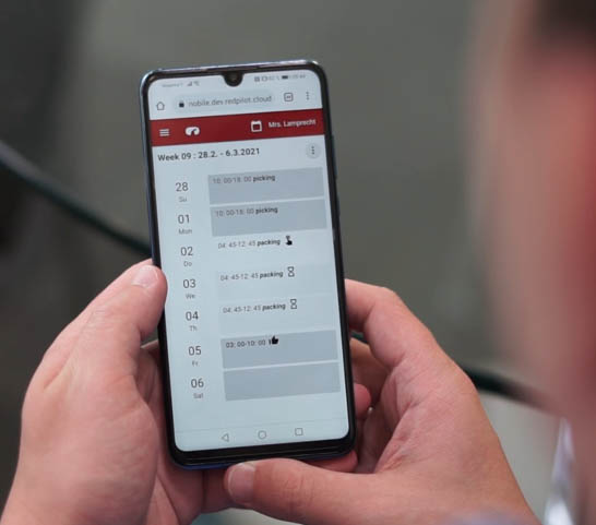 KNAPP Resource Management interface displayed on a mobile device, enabling real‑time visibility, smarter energy use, and more sustainable decision‑making in warehouse operations.