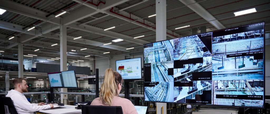 KNAPP logistics software providing integrated warehouse management, real‑time control, and data‑driven optimization to improve efficiency, accuracy, and end‑to‑end visibility across automated supply chain operations.