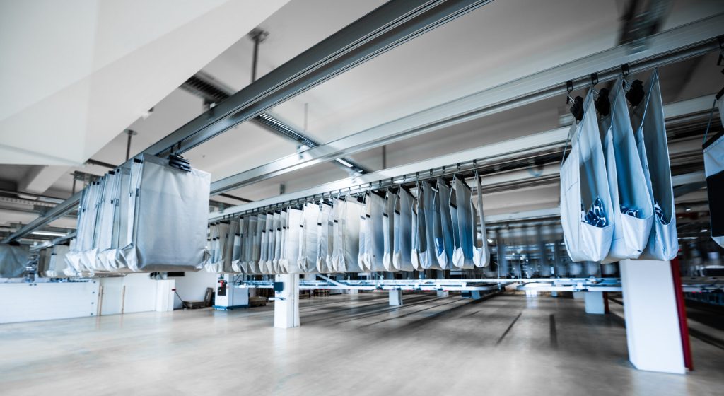 KNAPP pocket technology image highlighting a dynamic, high‑throughput system designed for efficient item buffering, sorting, and sequencing, delivering precise handling and scalable performance for a wide range of fulfillment environments.