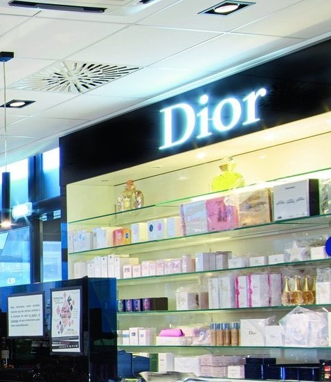 KNAPP Christian Dior case study image highlighting how advanced automation, intelligent software, and high‑performance fulfillment solutions support premium brand distribution with improved efficiency, accuracy, and scalable global operations.