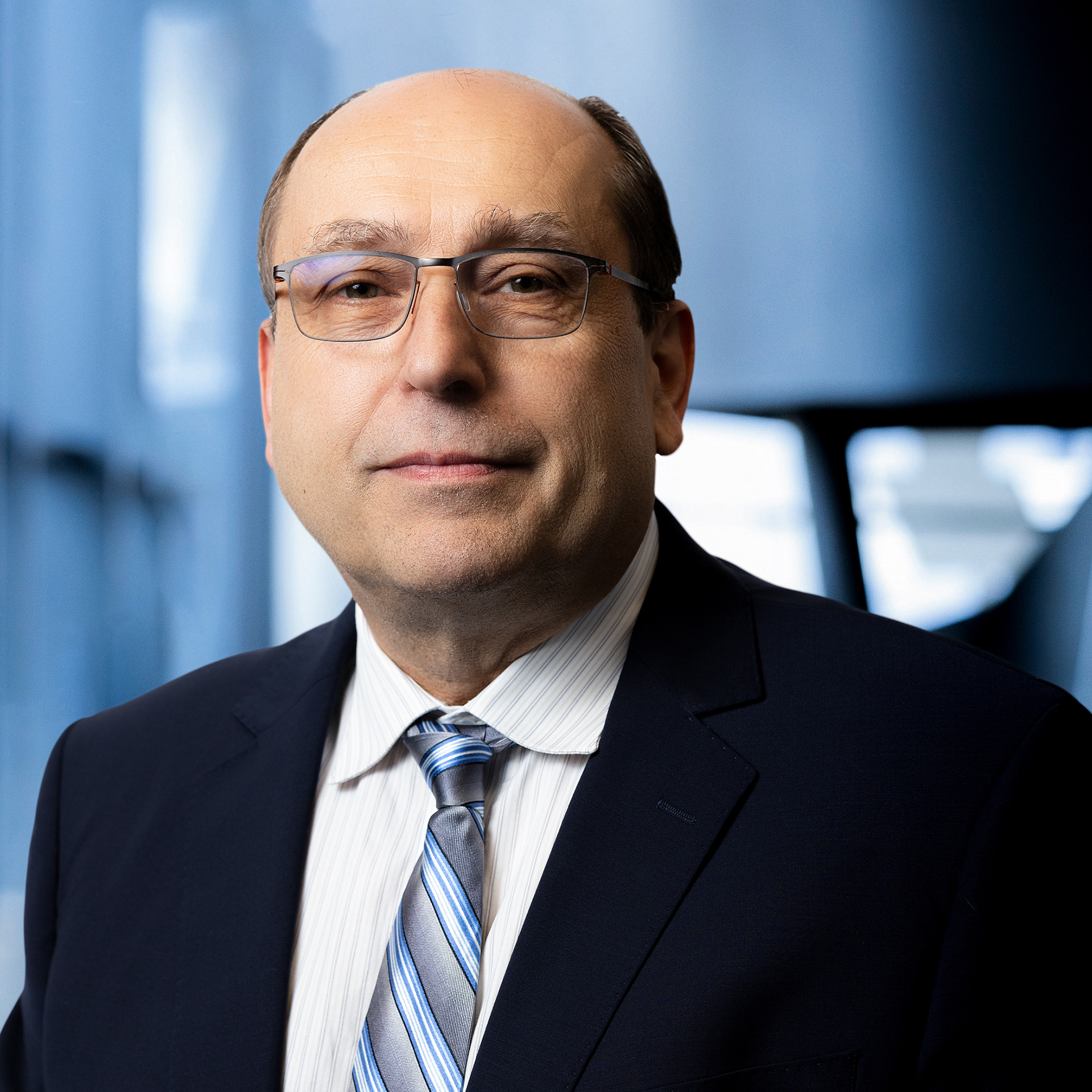 Michael Hahn, Senior Sales Manager for KNAPP’s Retail and Pharmacy Division, professional headshot highlighting leadership in automated retail and pharmaceutical fulfillment solutions.