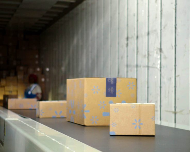 Once packing is completed, orders are automatically transported to the assigned zone and loaded onto vehicles that handle the last mile for the deliveries, either from Walmart transport services or a 3PL.